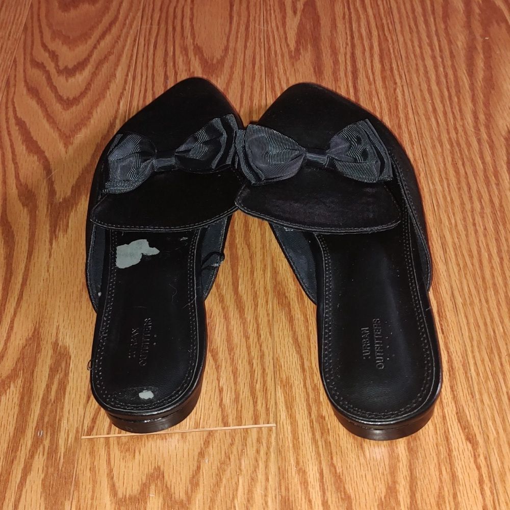Urban Outfitters Black Satin Bow Mules Shoes Sz 10 - Picture 3 of 6